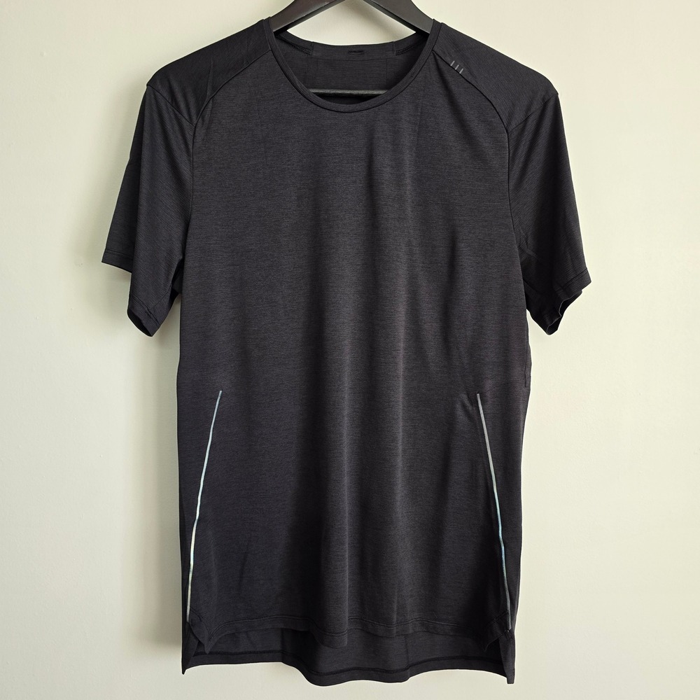 Lululemon Shirt Mens S/M Black All Terrain Reflective Activewear Gorpcore‎